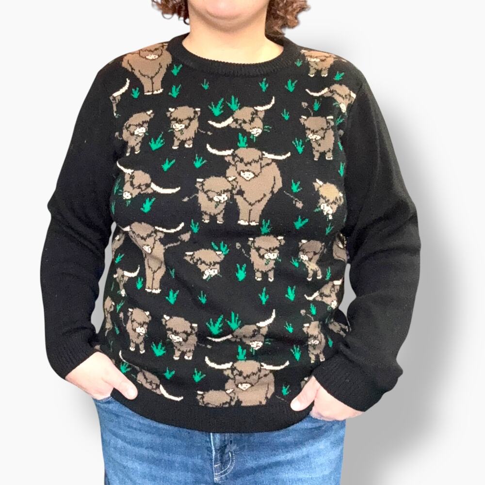 Long sleeve black highland cow Run & Fly sweater size XL